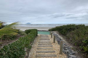 Praia de Guaratuba - Condomínio pé na areia Costa do Sol