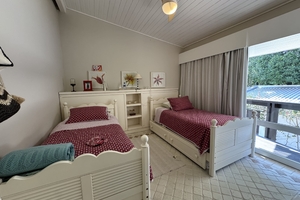 Praia da Baleia - Condomínio Fechado