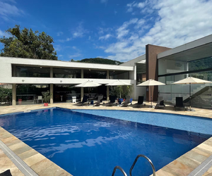 Praia de Camburi - Condomínio Fechado