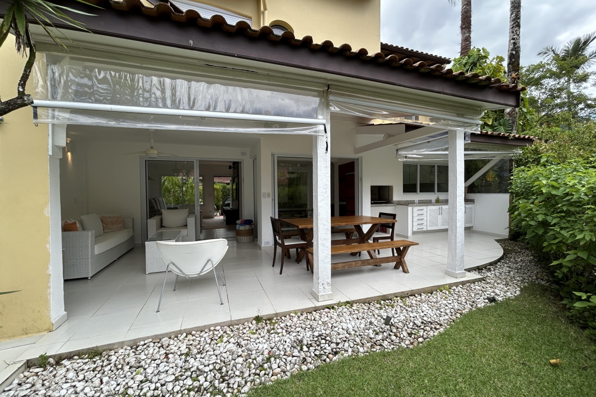 Praia Baleia - Condomínio Fechado