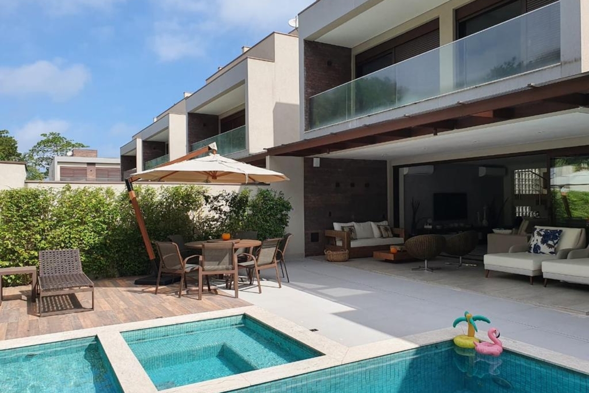 Praia Engenho - Condomínio Pé na Areia