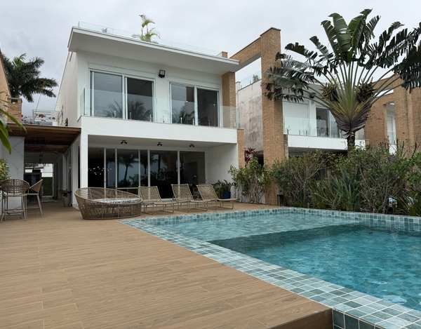 Praia Maresias - Condomínio Pé na Areia 